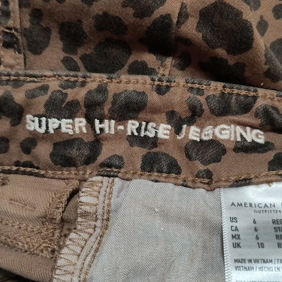 American Eagle Leopard Print Super Hi Rise Jeggings Size 6 - Picture 4 of 8